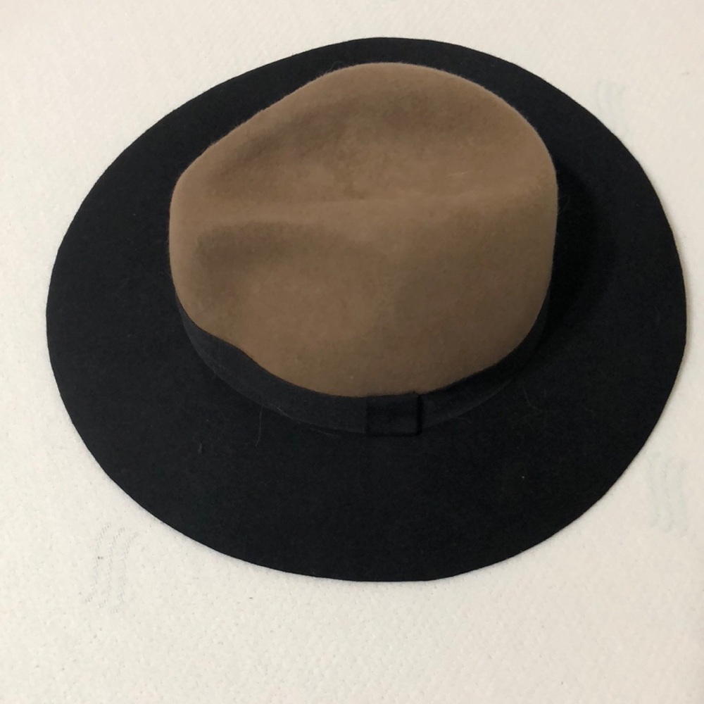 Cool two-toned hat
